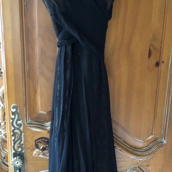 Elie Tahari black lace dress with black overlay - Picture 2 of 5